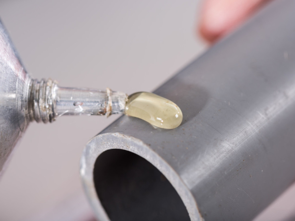 金屬上的不干膠怎么<i style='color:red'>清除</i>？