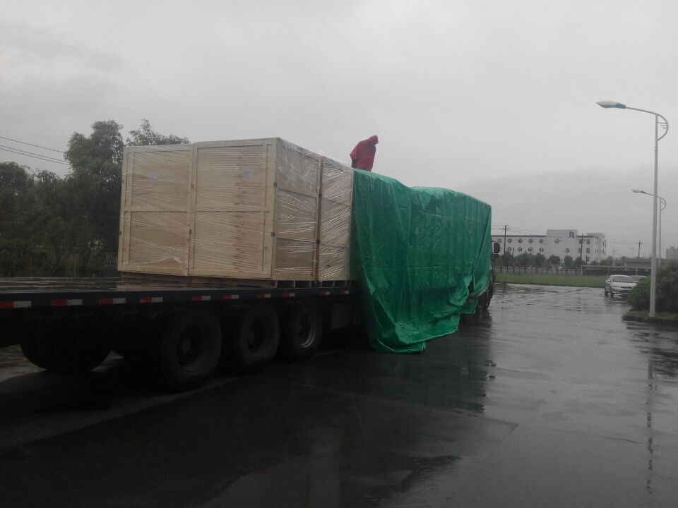 2017年6月北京創(chuàng)聯(lián)匯通電氣-雨中發(fā)貨現(xiàn)場，一直以顧客服務(wù)為較好